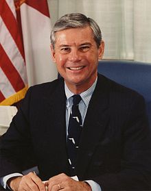 220px-Bob_Graham,_official_Senate_photo_portrait,_color