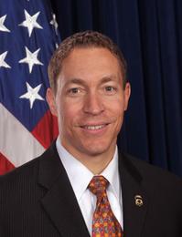 ICE Deputy Director Daniel Ragsdale is stepping down for a job with a private prison.